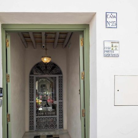 Casa Portus Gaditanus S XVIII Patio Andaluz El Puerto de Santa Maria Bilik gambar