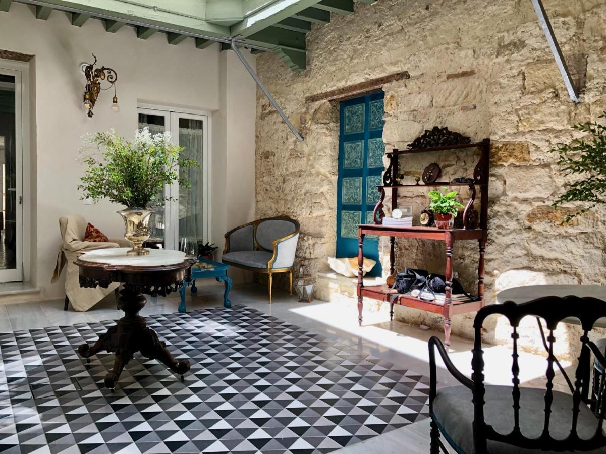 Casa Portus Gaditanus S XVIII Patio Andaluz El Puerto de Santa Maria Luaran gambar