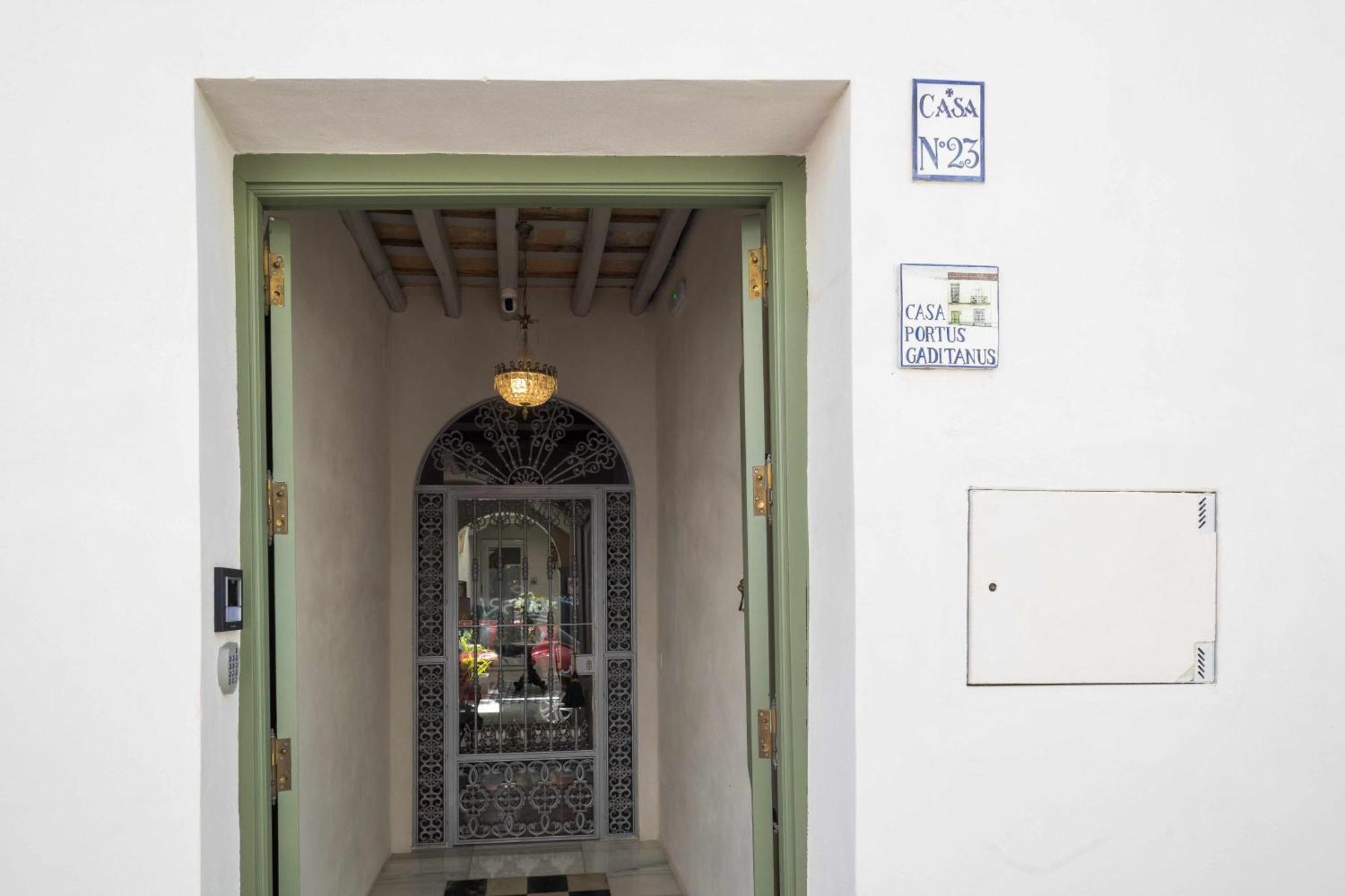 Casa Portus Gaditanus S XVIII Patio Andaluz El Puerto de Santa Maria Bilik gambar